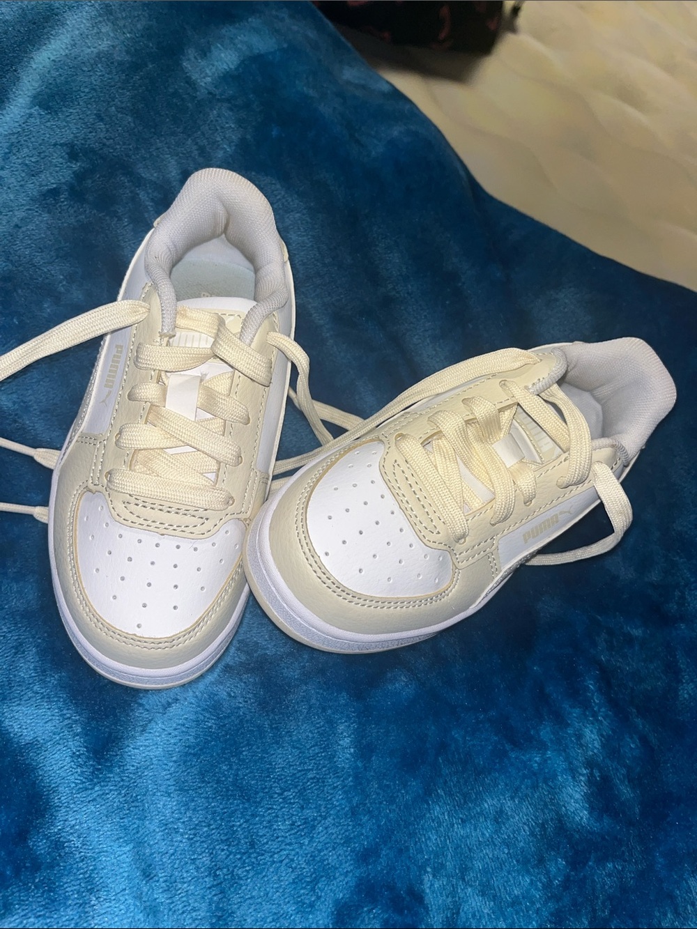 Puma Kids Cream and White Low-Top Sneakers